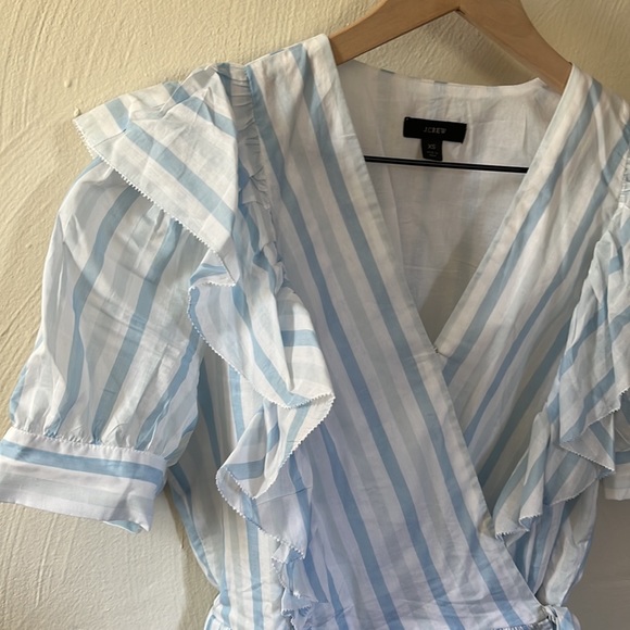 Girly J crew wrap top - Picture 4 of 6